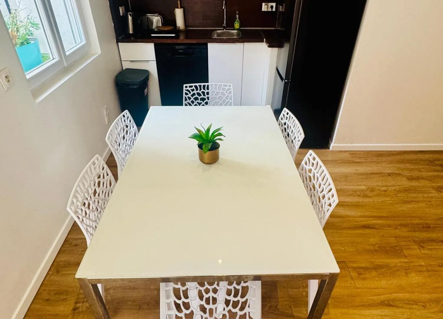 Jolie Maison Individuelle 50 M2 ,Design Et Climatisee, Tout Confort, Wifi, Terasse Privee , 5 Min Plage Et Autoroute, Stationnement Gratuit Marseille