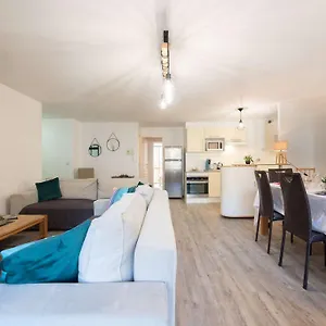 https://appartement-saint-lary-soulan-3-pices-6-personnes-fr-1-296-361.midi-pyreneeshotels.com
