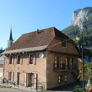 https://le-postillon-rez.hotels-rhonealpes.com