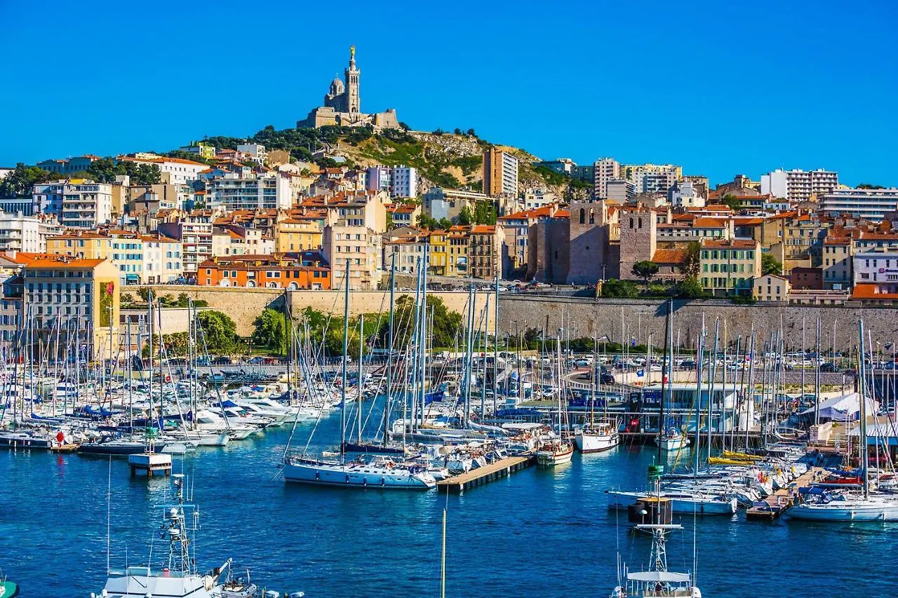 Jolie Maison Individuelle 50 M2 ,Design Et Climatisee, Tout Confort, Wifi, Terasse Privee , 5 Min Plage Et Autoroute, Stationnement Gratuit Marseille Hébergement de vacances