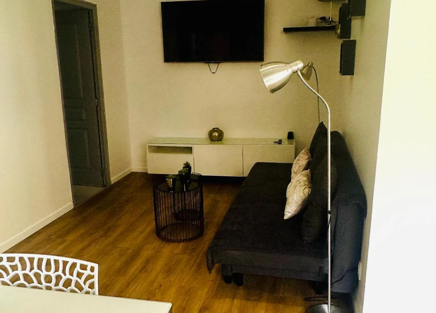 Jolie Maison Individuelle 50 M2 ,Design Et Climatisee, Tout Confort, Wifi, Terasse Privee , 5 Min Plage Et Autoroute, Stationnement Gratuit Marseille